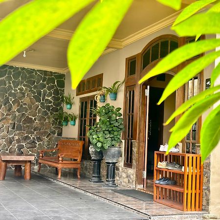 Good Feeling Ijen Banyuwangi Hostel Banyuwangi  Exterior photo