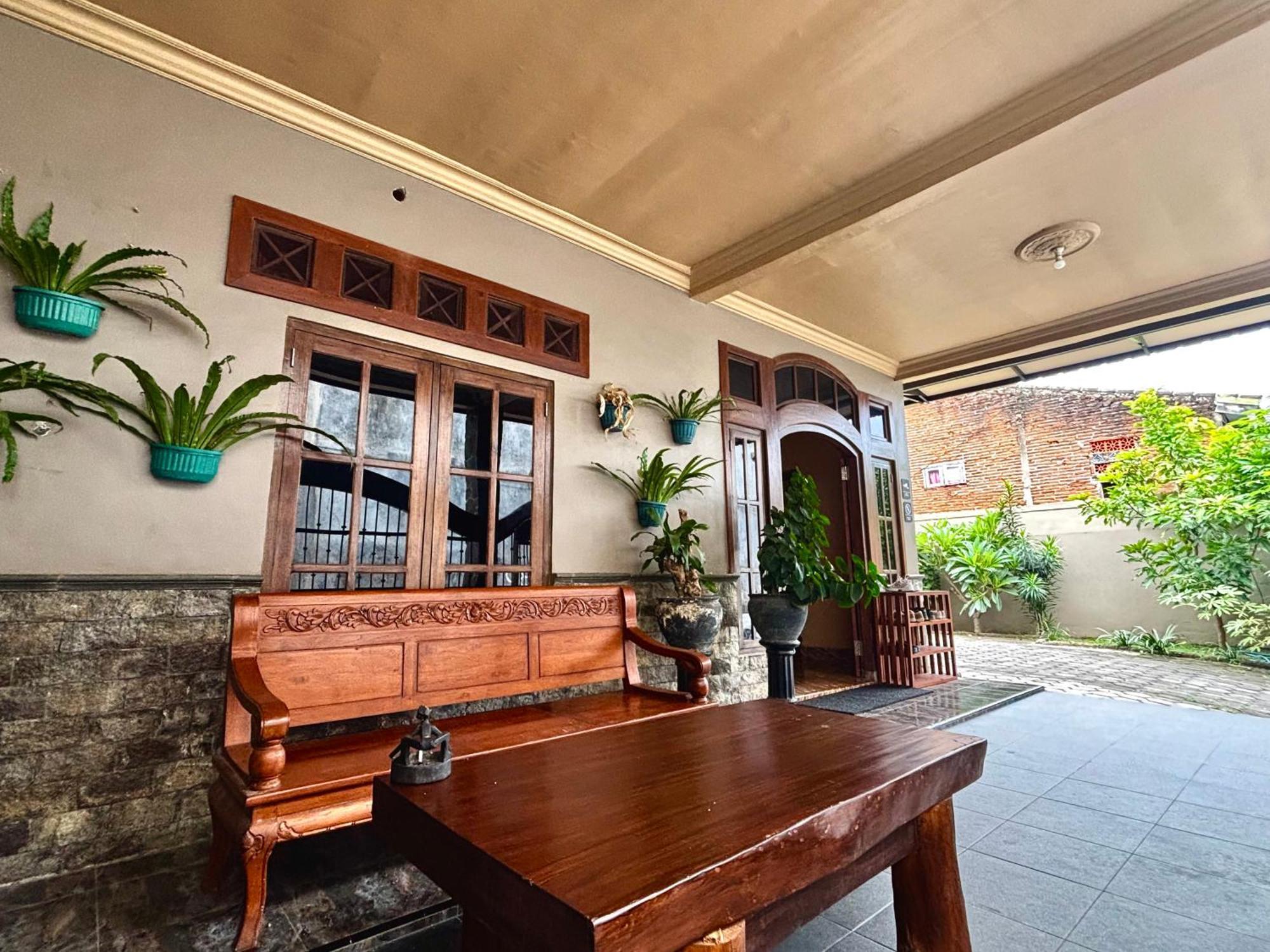Good Feeling Ijen Banyuwangi Hostel Banyuwangi  Exterior photo
